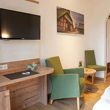 Am Deich Hotel *