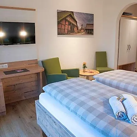 Am Deich Hotel *